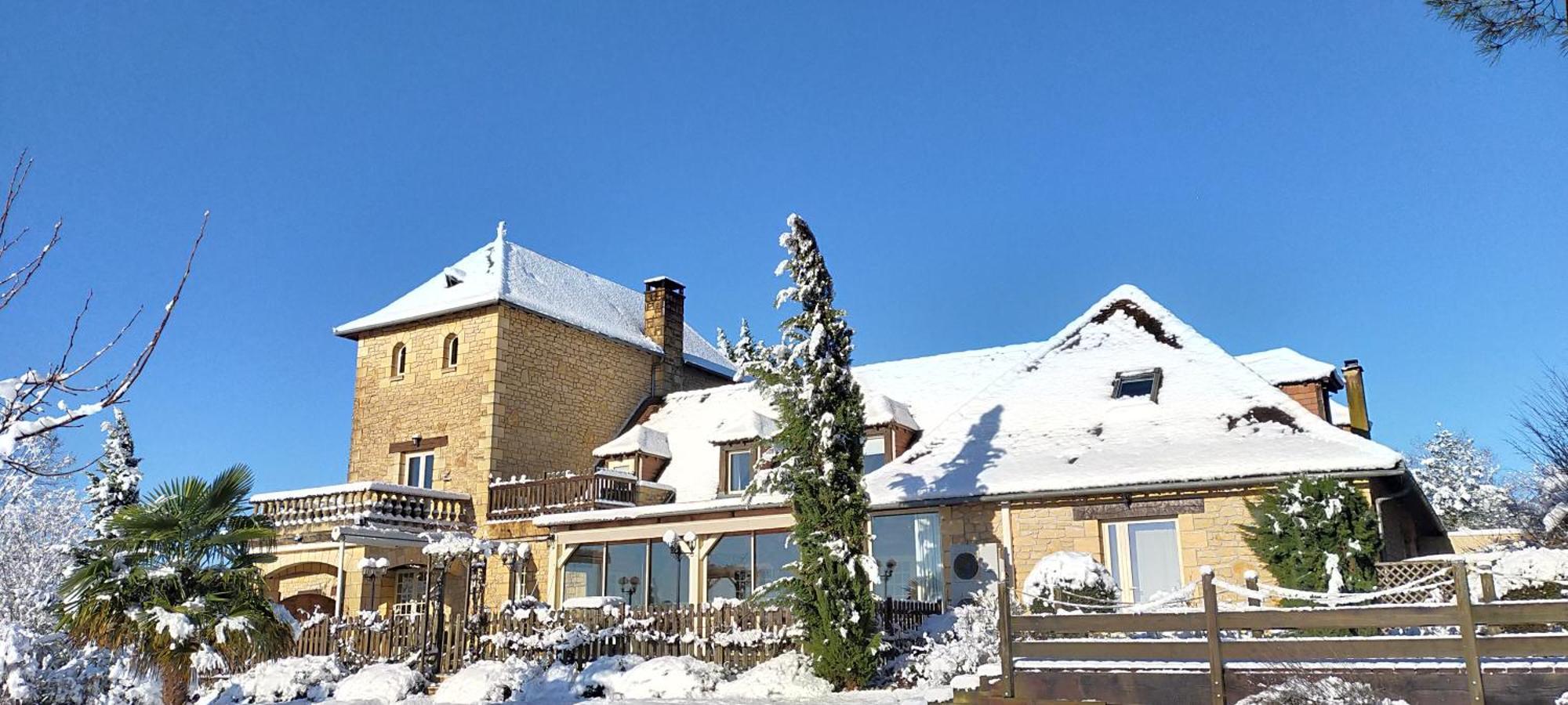 Logis Hotel-Restaurant Les Collines 59 Route Des Cretes Cublac Exteriér fotografie